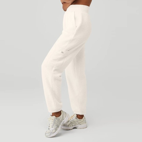 ALO Yoga Pants - Alo Yoga Micro Sherpa High Waist Solstice Sweatpant